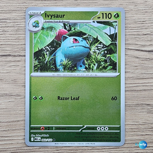 002/132 Ivysaur Reverse Holo Evolution Pokémon Card